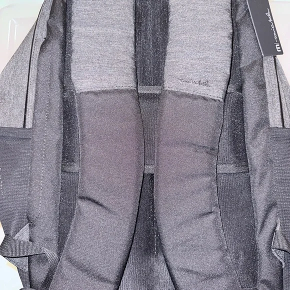 Travis Mathew Charcoal Gray Men’s Everyday Backpack - Picture 4 of 6
